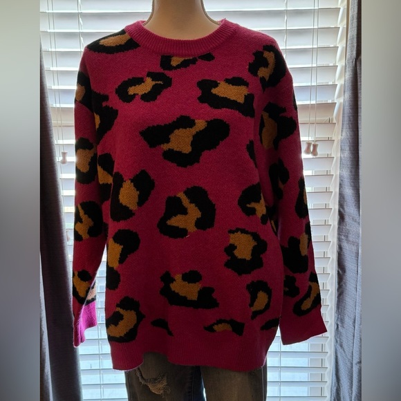 NEW! Women’s Leopard Print Pink Knit Sweater! - Picture 2 of 2